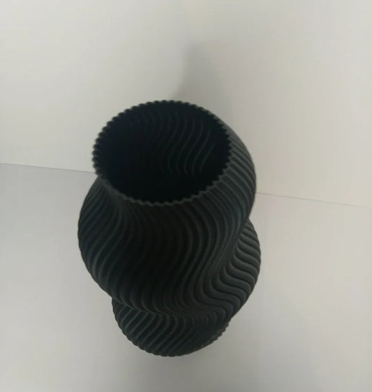 Minimalist 3D Wavy Vase